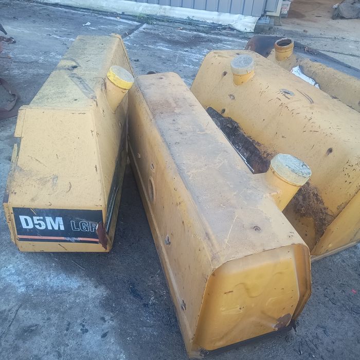 Zbiornik , bak paliwa spycharka Cat, Caterpillara d5 m , d6 n