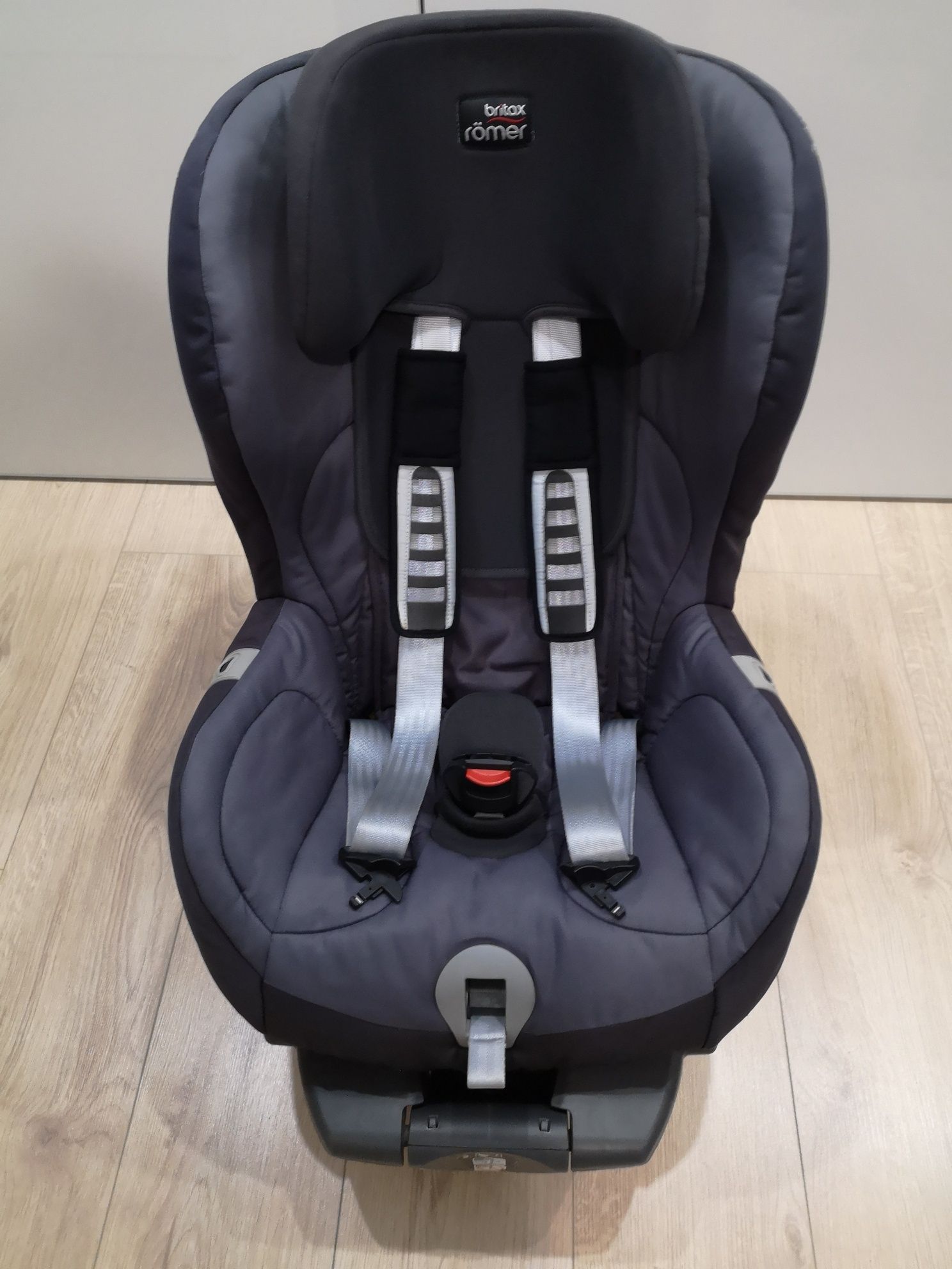 Fotelik samochodowy Britax Romer Safefix Plus 9-18 kg isofix