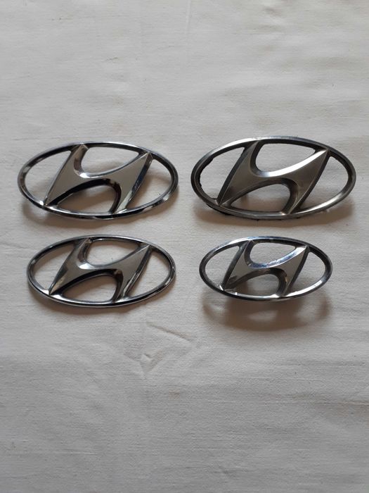 Эмблема  значок  шильдик  надпись  логотип   Hyundai  Оригинал