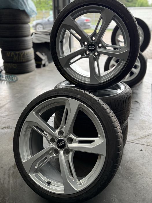 Kola Audi TT RS 8S0 9x19 et52 5x112 Bridgestone 245/35R19 7mm