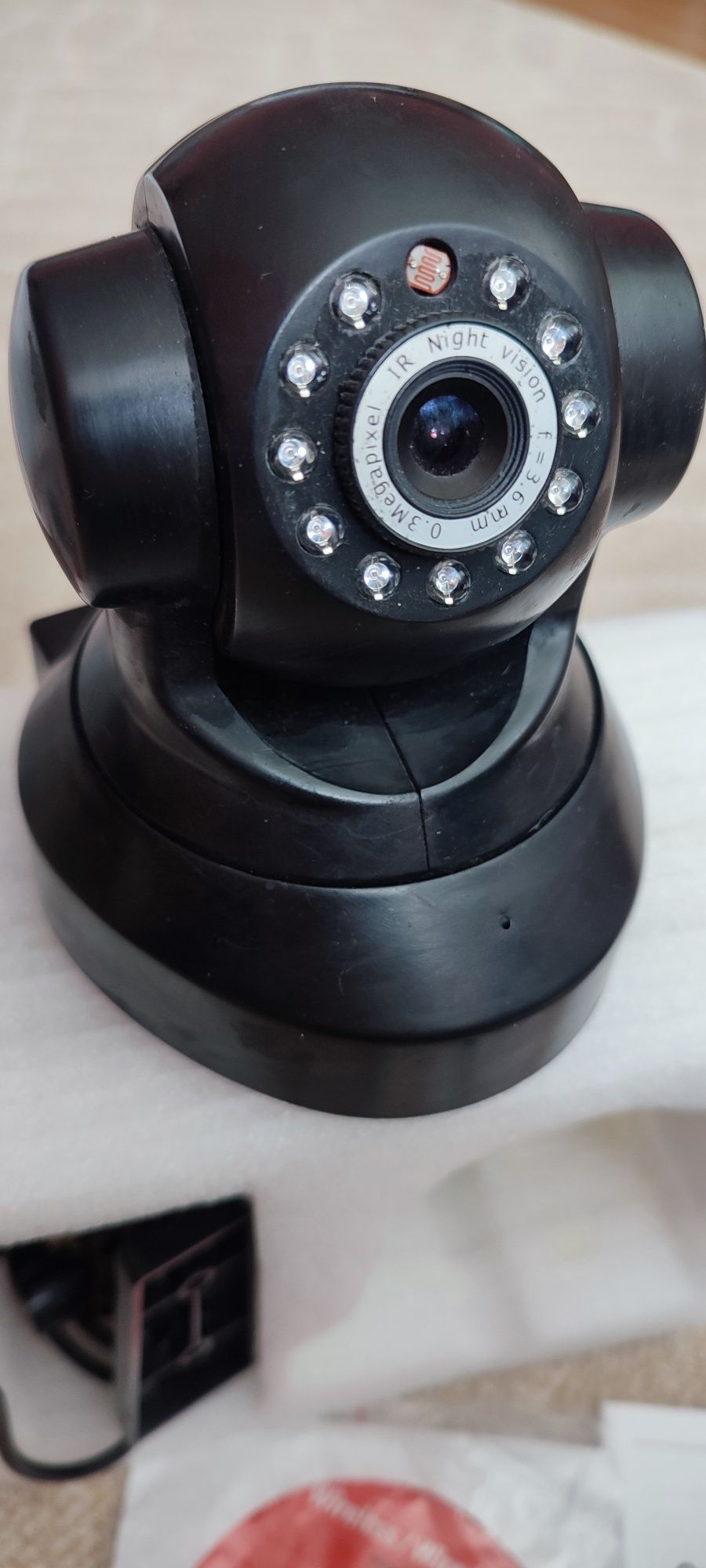 IP-камера Foscam FI8918W — внутрішня поворотна мережева Wi-Fi інтернет
