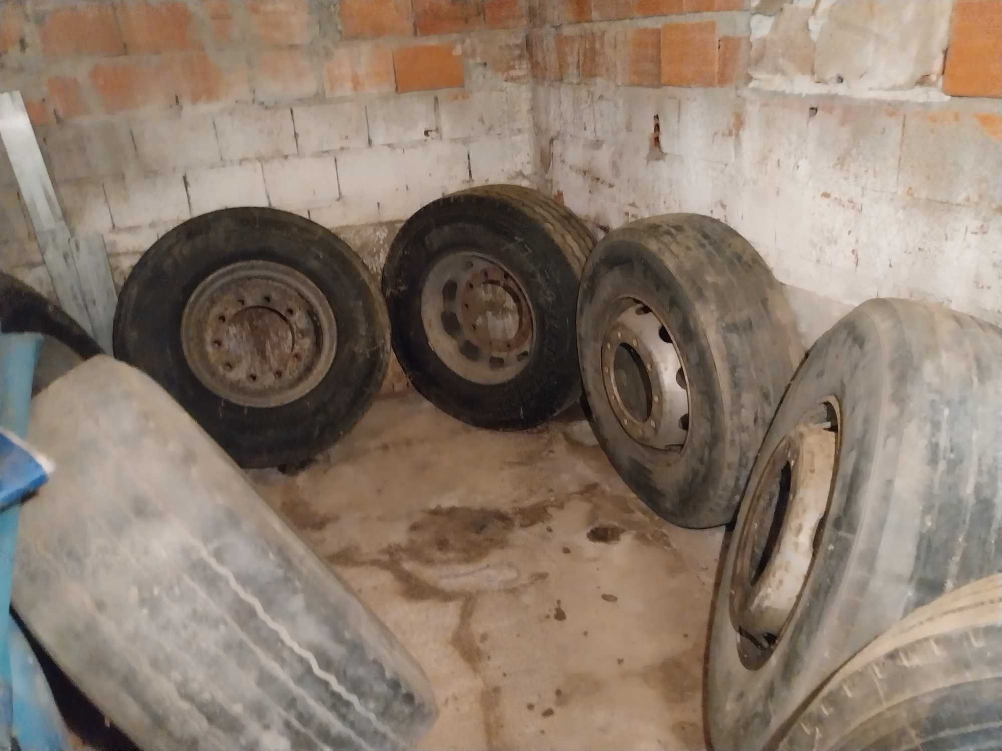 Pneus 385/65R/22.5