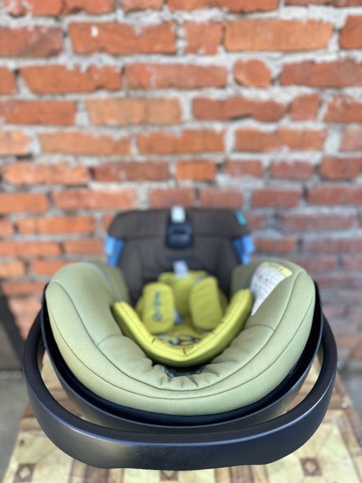 Автокрісло Cybex Aton 2 | Безпека та комфорт вашого немовляти!