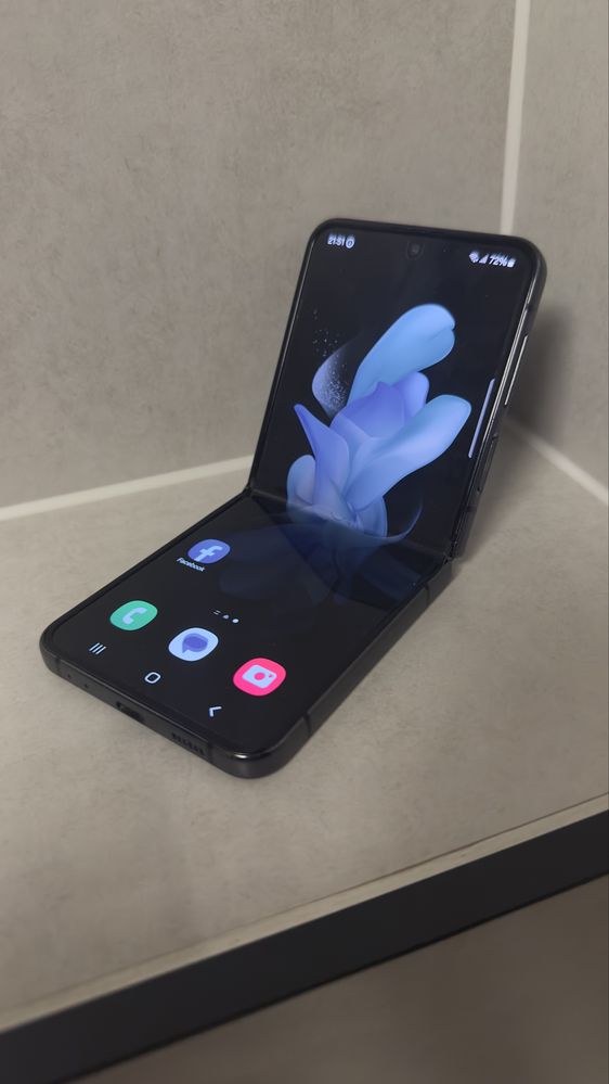 Samsung galaxy z flip 4 256 GB