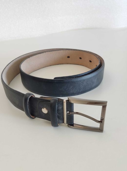 Шкіряний чорний ремінь 
з нюансом