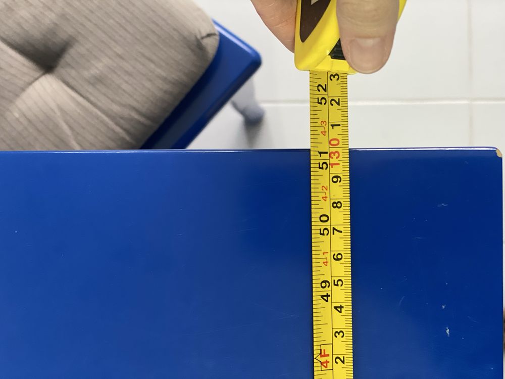 Mesa com quatro cadeiras
