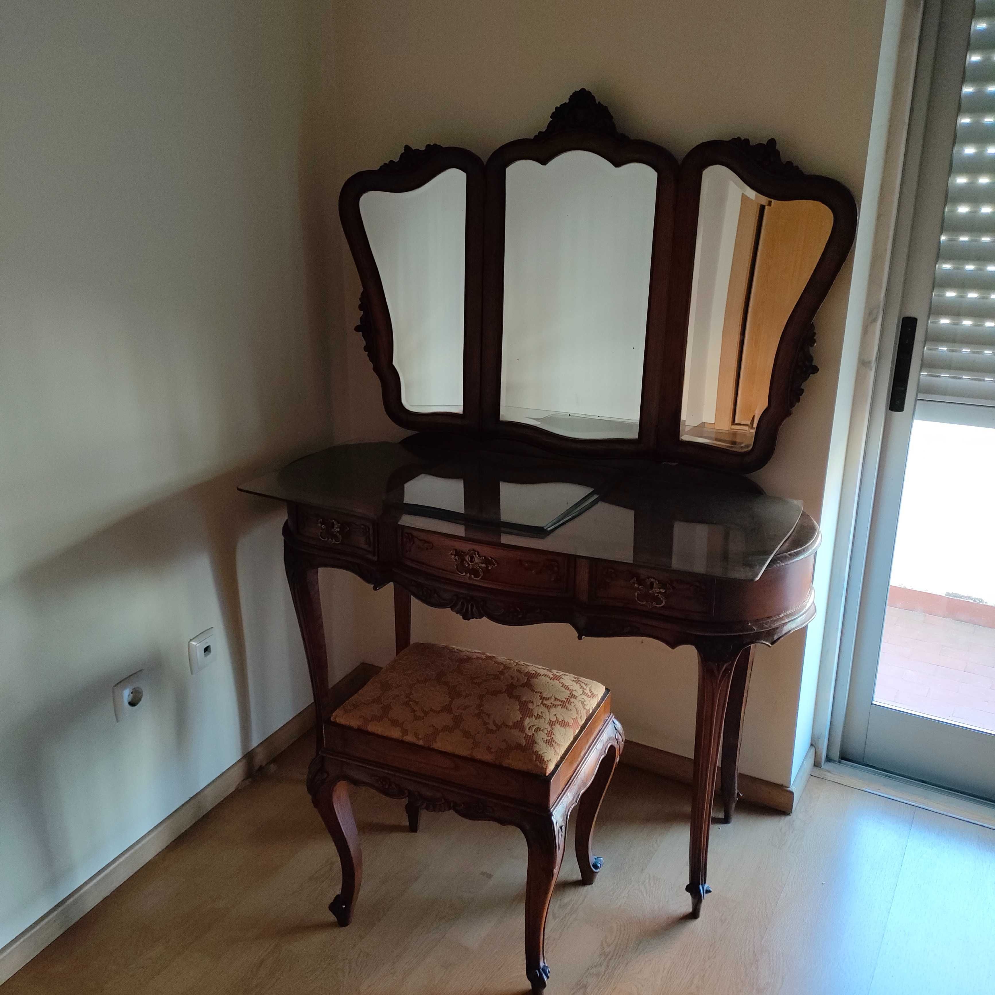 Toucador / Penteadeira com banqueta