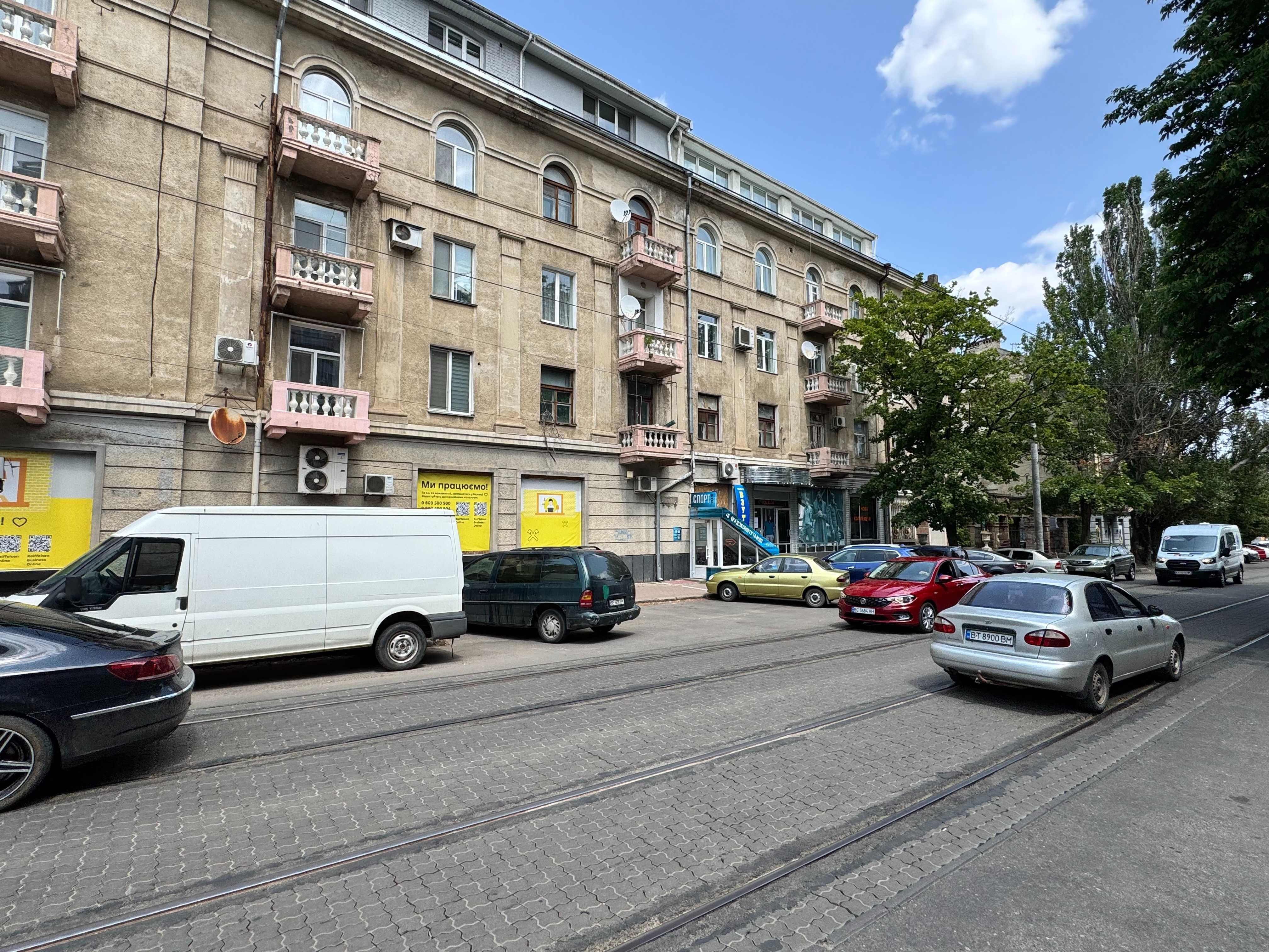Центр Соборна 97 кв.м. ремонт фасад гарне місце ціна 55 тис. у.о.