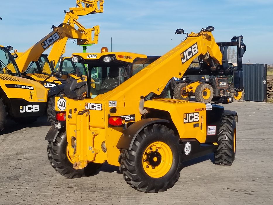 Ładowarka teleskopowa JCB 525-60*r18 *niska* wąska* klima* manitou*347