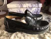 Mocassins em pele pretos