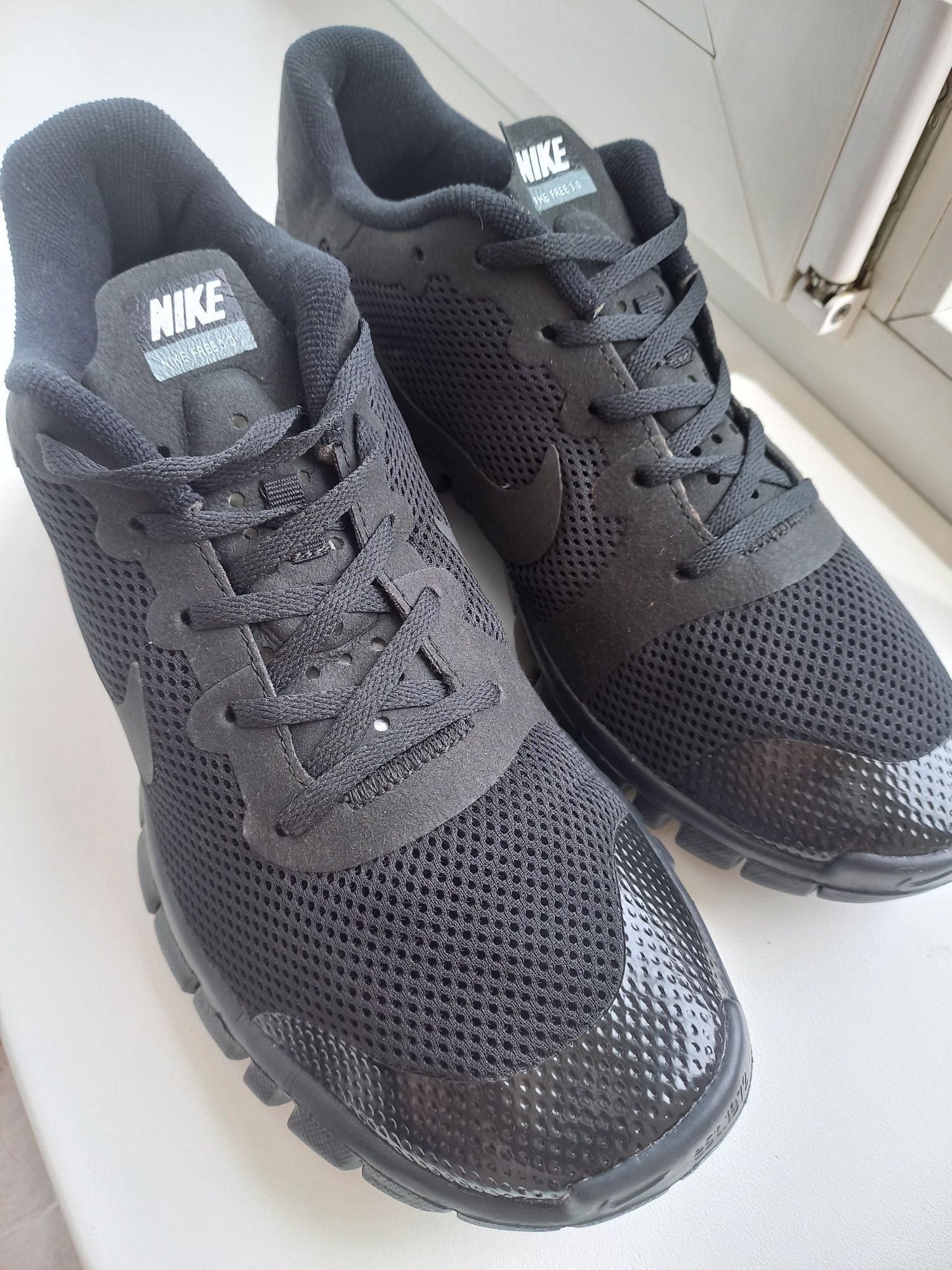 Nike кросівки,  42,45,46розміру, підходя для спорт за