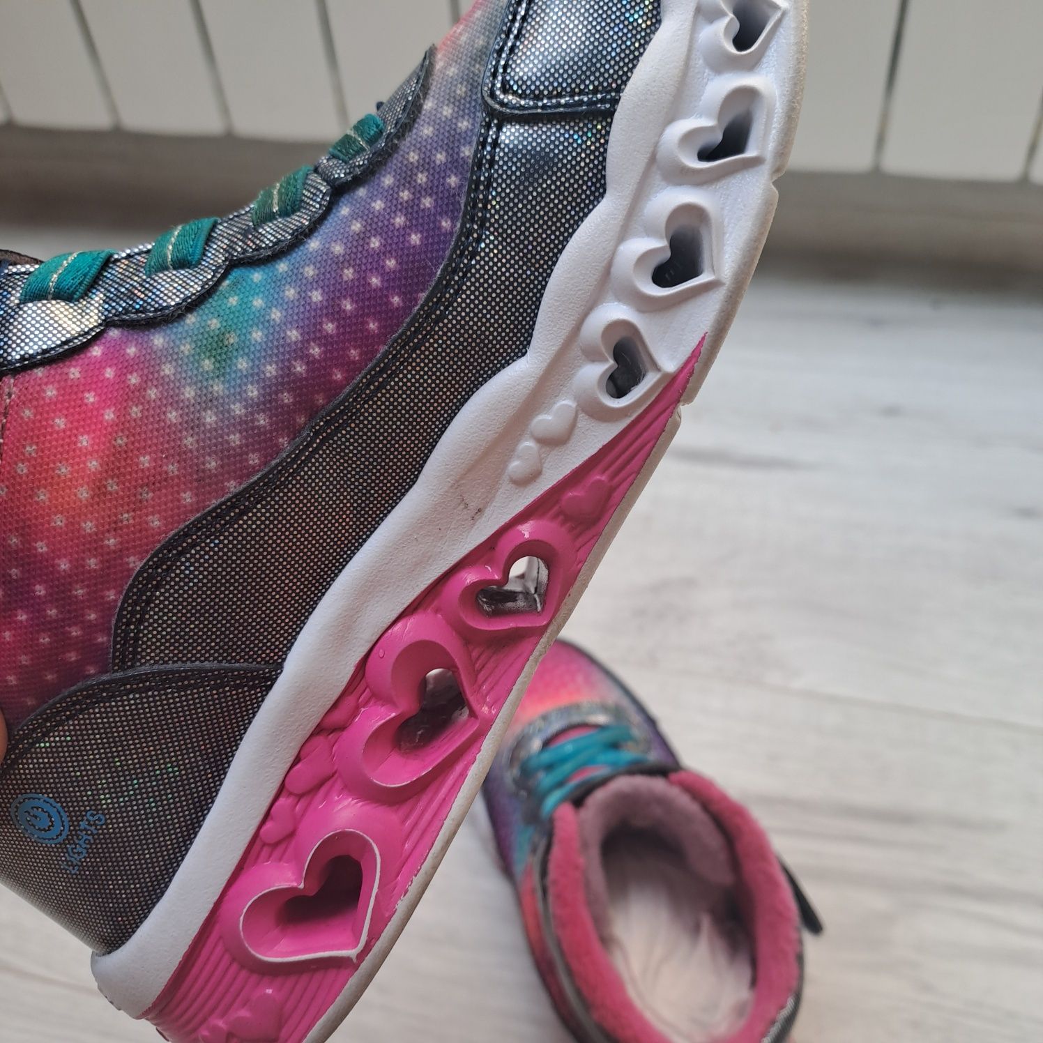 Buty zimowe Skechers Flutter Heart Lights roz 30