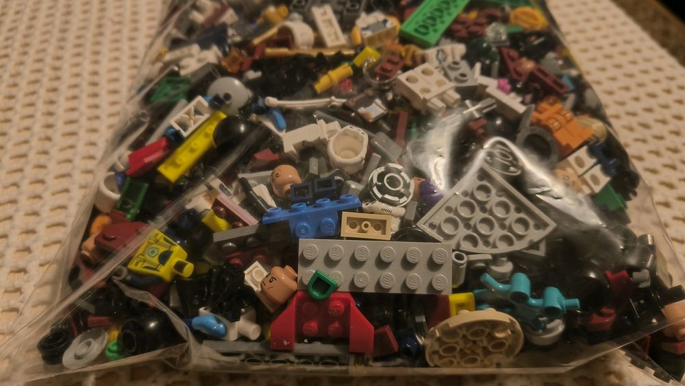 Lego mix 1 kg dużo minifigurek