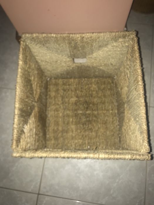 Cesta de algas marinhas.