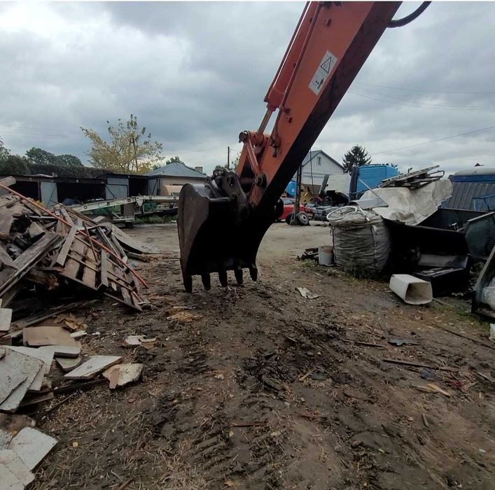 Купити з пдв екскаватор гусеничний 25 т. Hitachi zx 225 з compackt