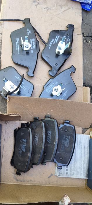 Audi a6c6 Тормозні колодки