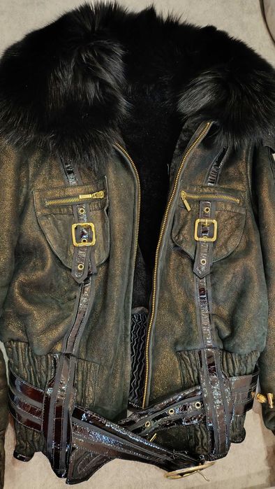 Продам зимнюю женскую курточку