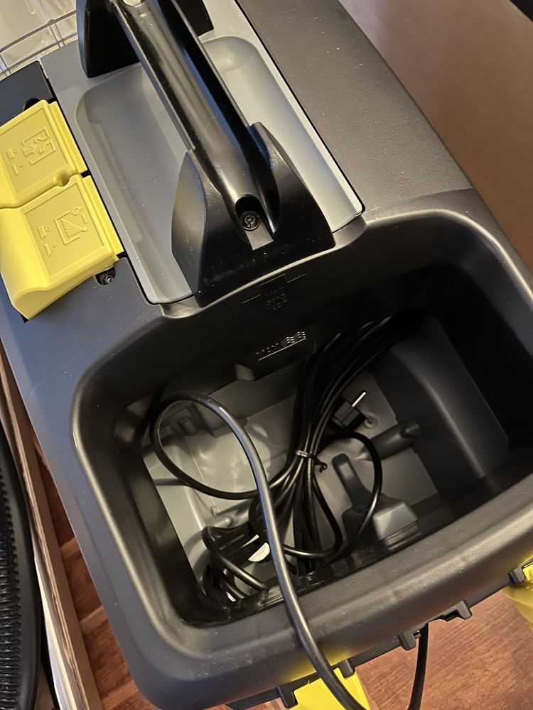 Nowy odkurzacz piorący karcher puzzi 10/1