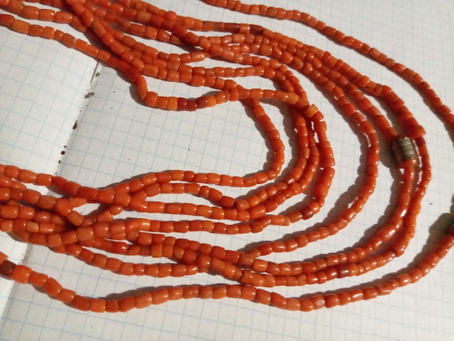 Коралове янтарне намисто