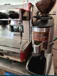 Conjunto maquina de cafe e moinho