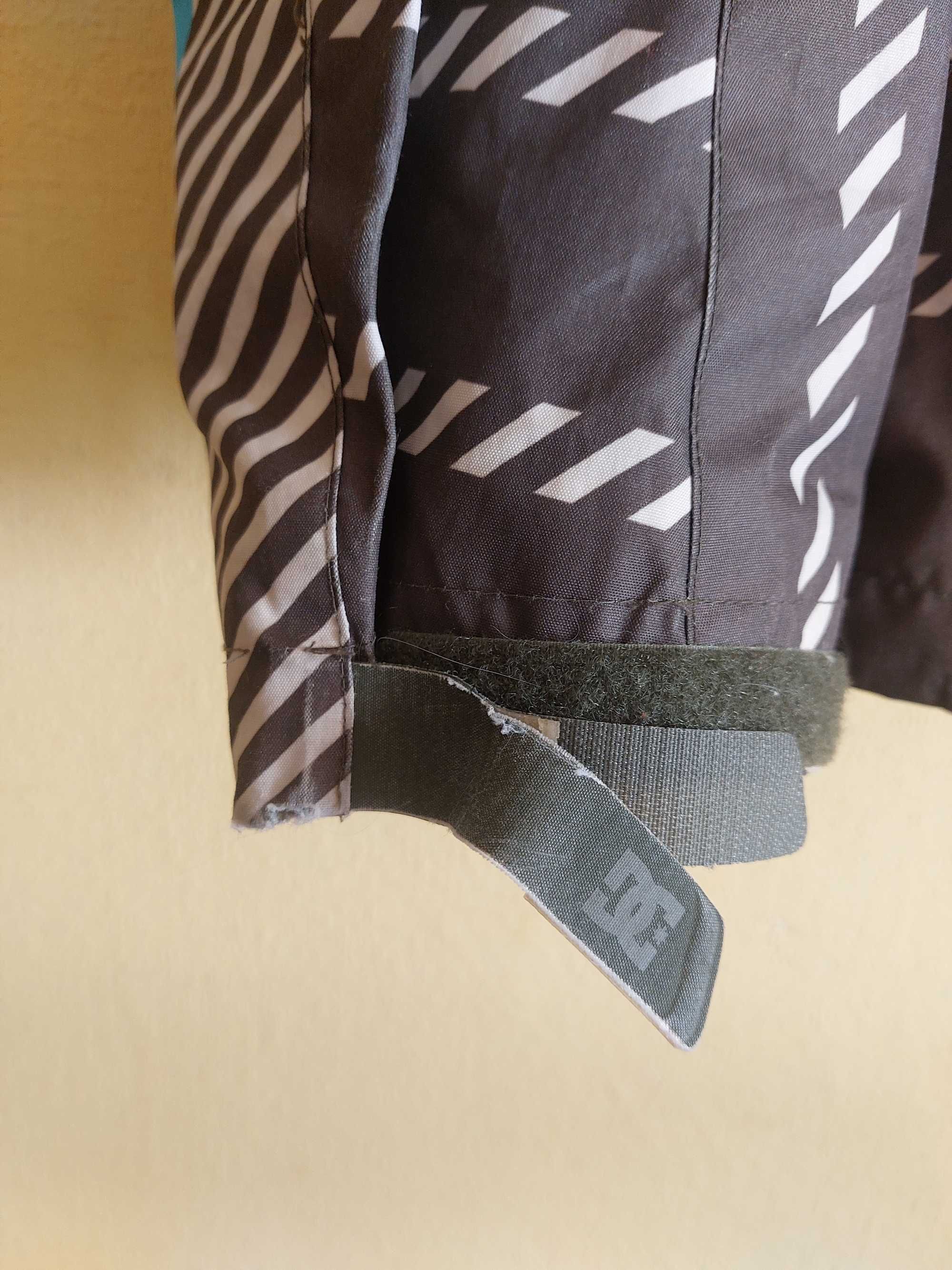 Продам куртку. DC. Мужская. Размер L-Xl