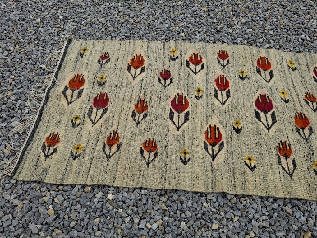 Stary piękny kilim Krokusy