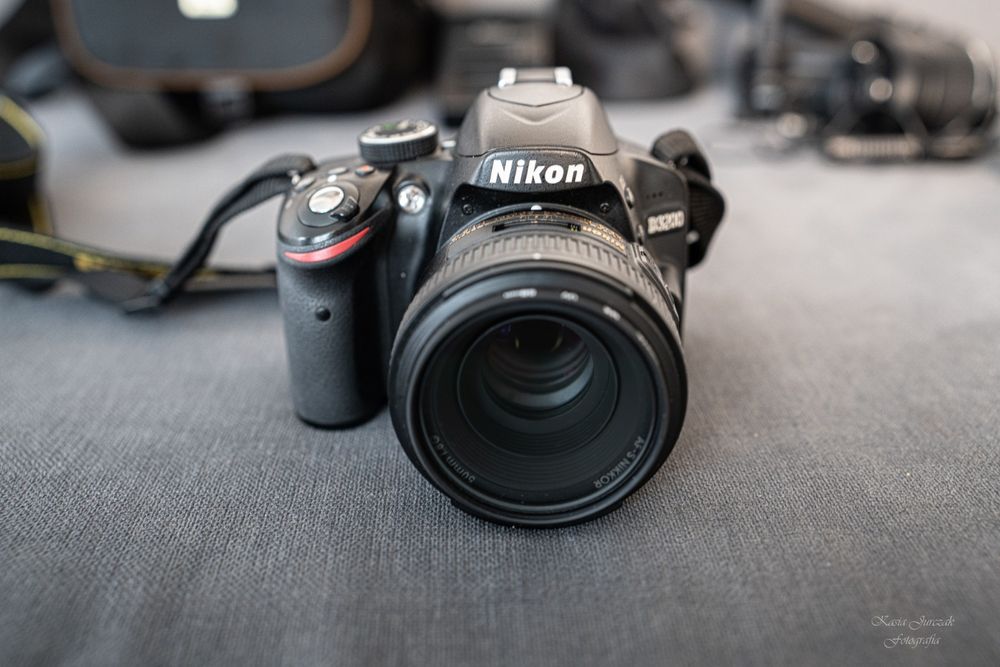 Aparat Nikon D3200 wraz z wyposażeniem dodatkowym