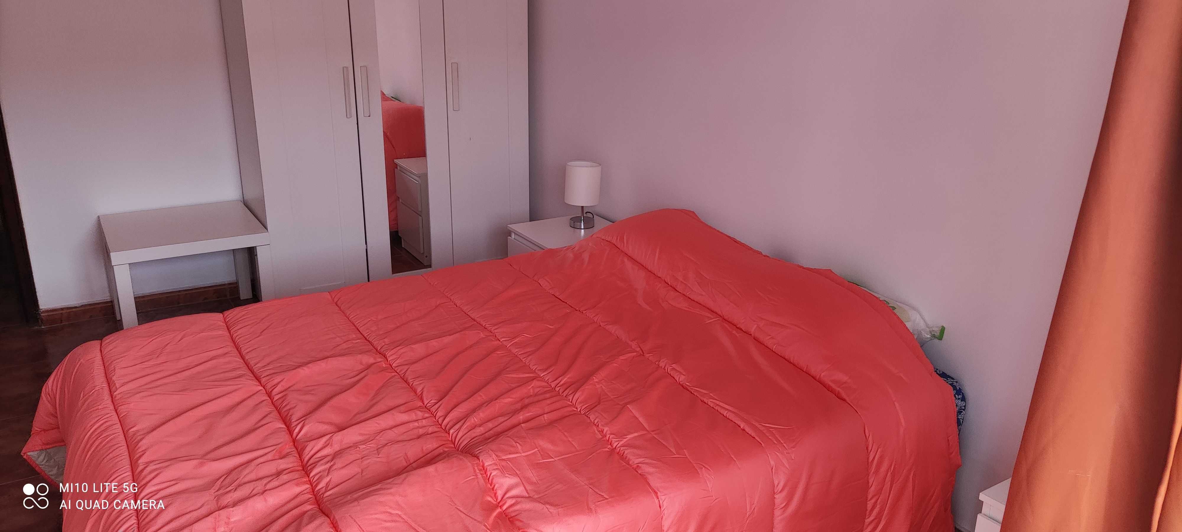 Quarto com TERRAÇO PRIVADO.Aceito Pet. Belém,Lisboa.