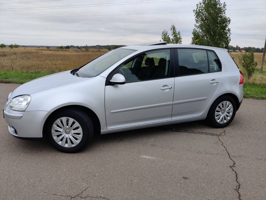 Volkswagen Golf 5. 1,6 mpi