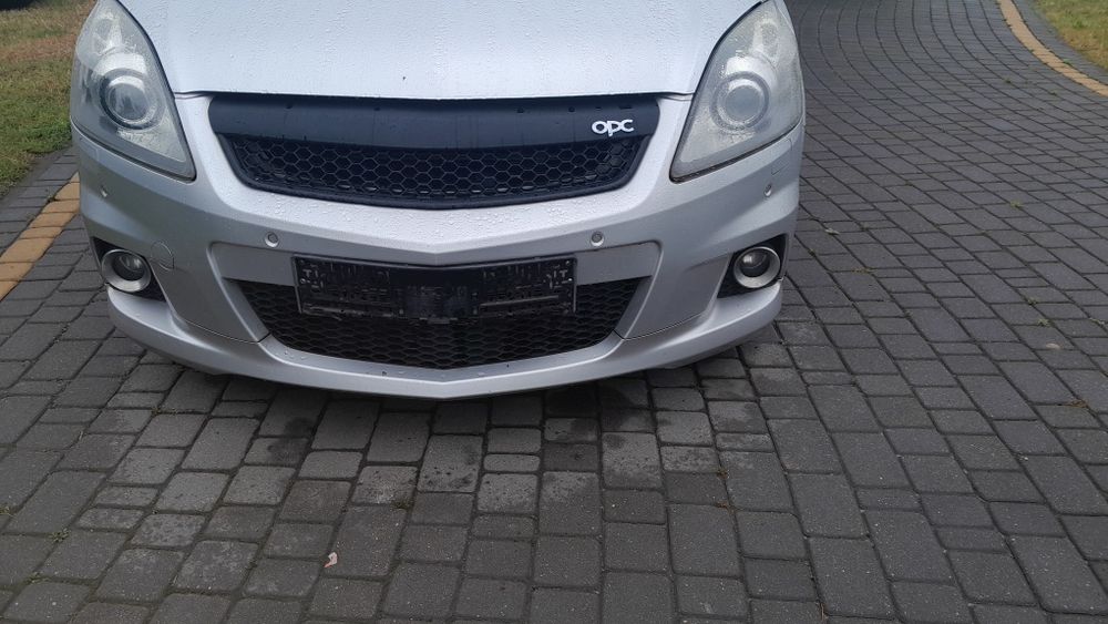 Opel Zafira B OPC Zderzak przedni przói z20R Z157 czarny Srebrny