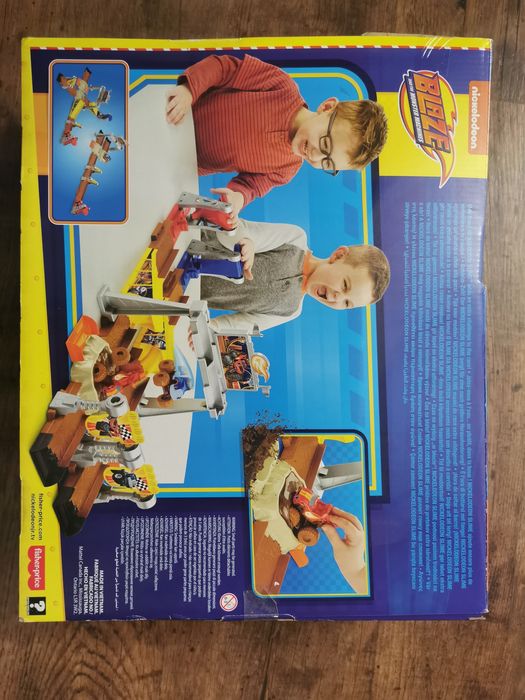 Zestaw Blaze i mega maszyny. Wyścig w błocie.