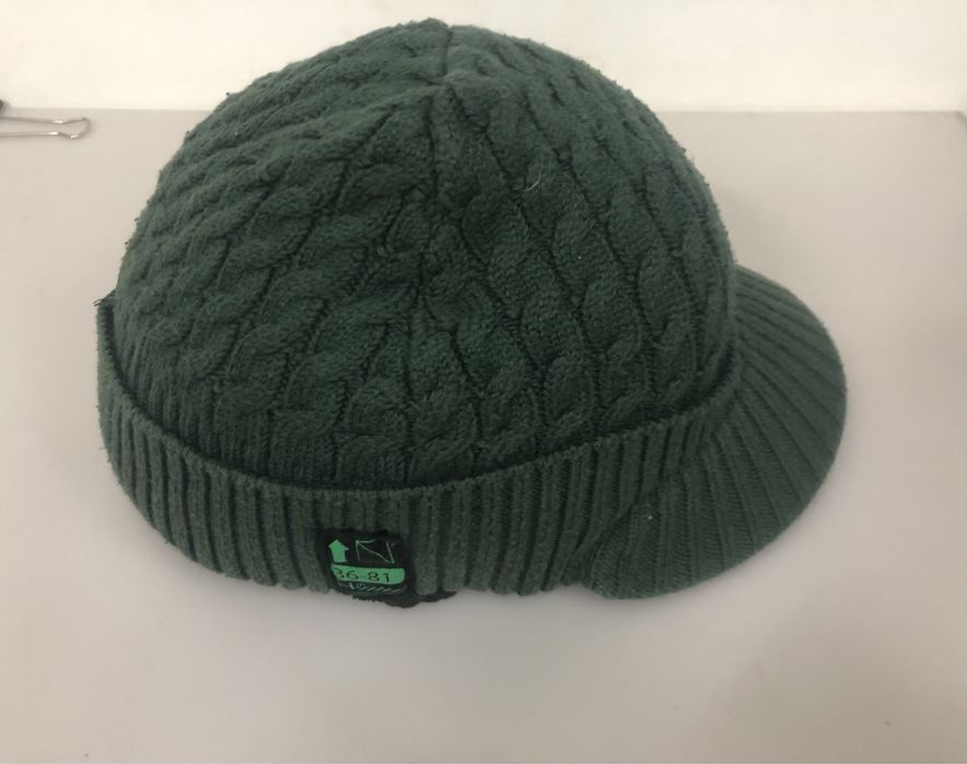 Шапка с козырьком H&М