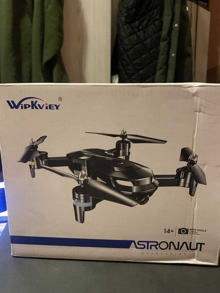 Dron astronaut nowy