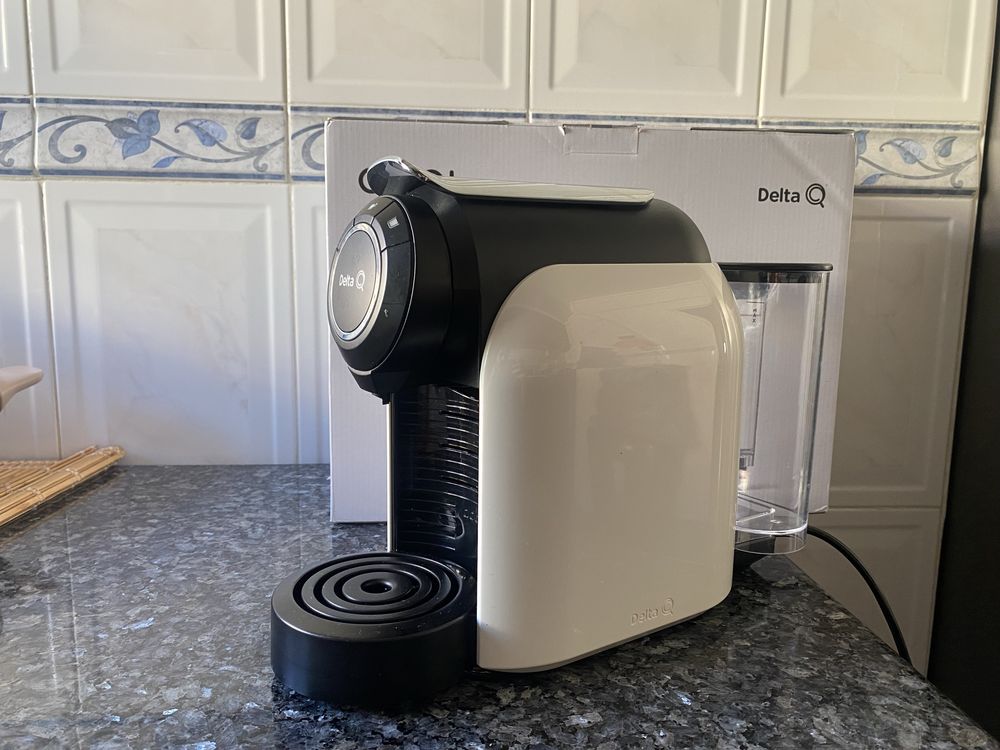 Cafeteira  Delta sem uso