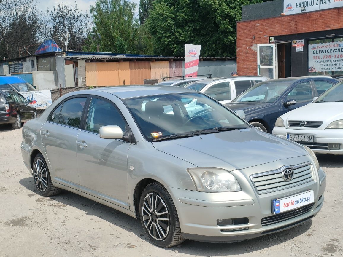 Toyota Avensis 2.0 benzyna // świetny stan // długie opłaty // zamiana