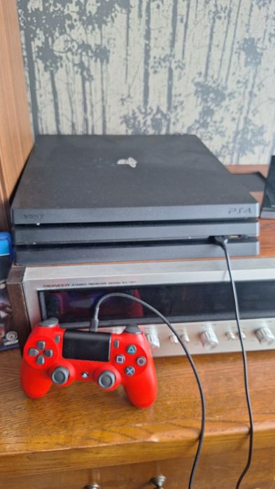 Ps4 Pro 1TB + 3 gry PlayStation 4 cuh-7216b