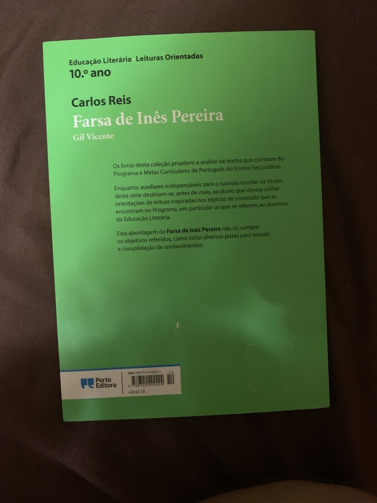 Livro de resumo farsa de ines pereira 10ano