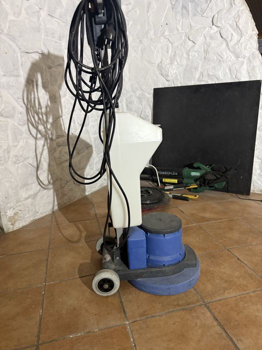 Lavadora,pouco uso..