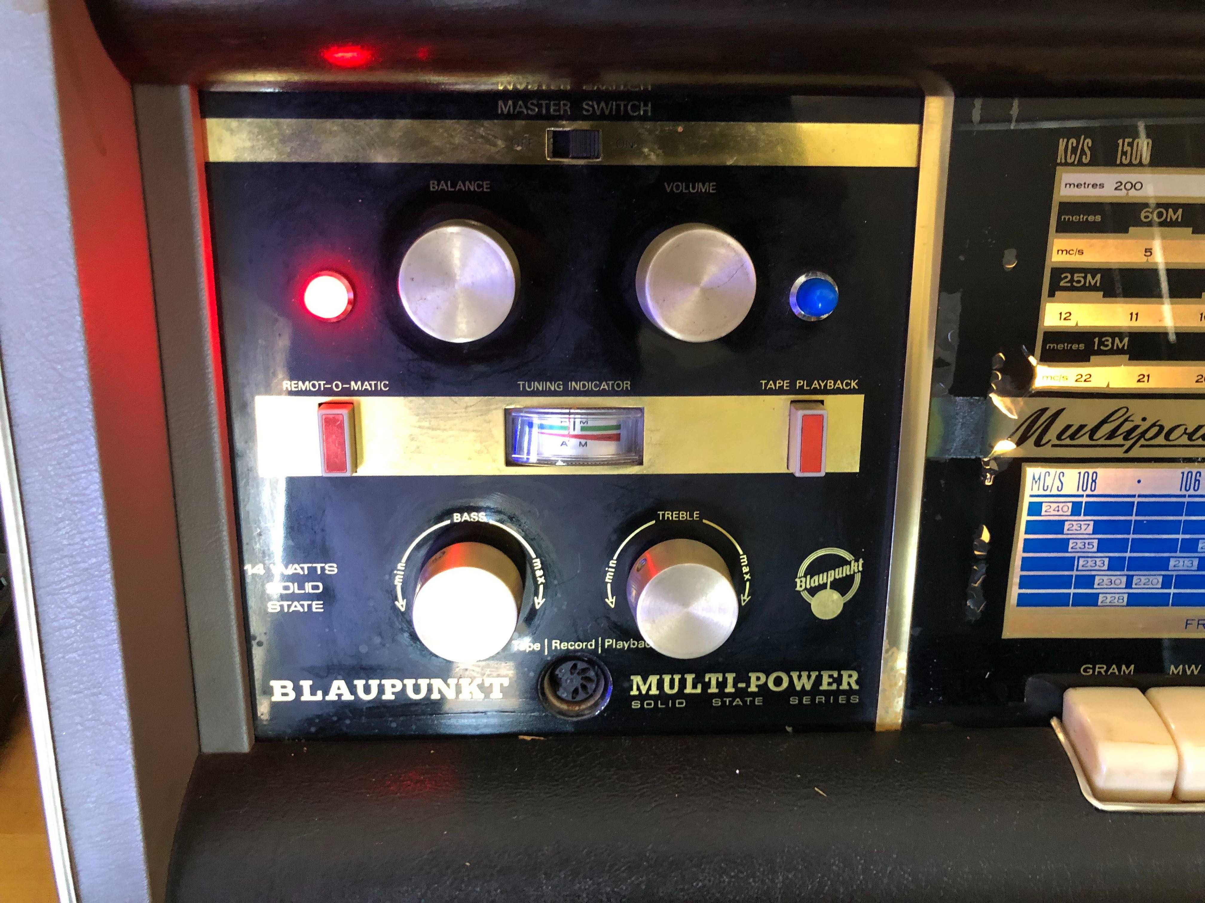 Rádio e gira-discos antigo - BLAUPUNKT Multi-power Solid State