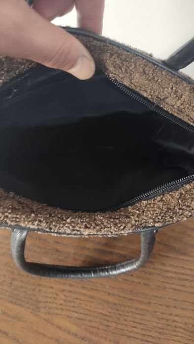 Polecam piękna torebkę pluszowa koloru brązowego