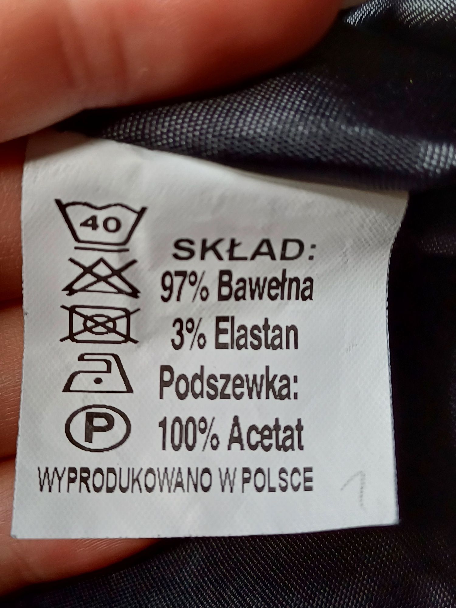 Czarna Sukienka krótka w czerwone róże