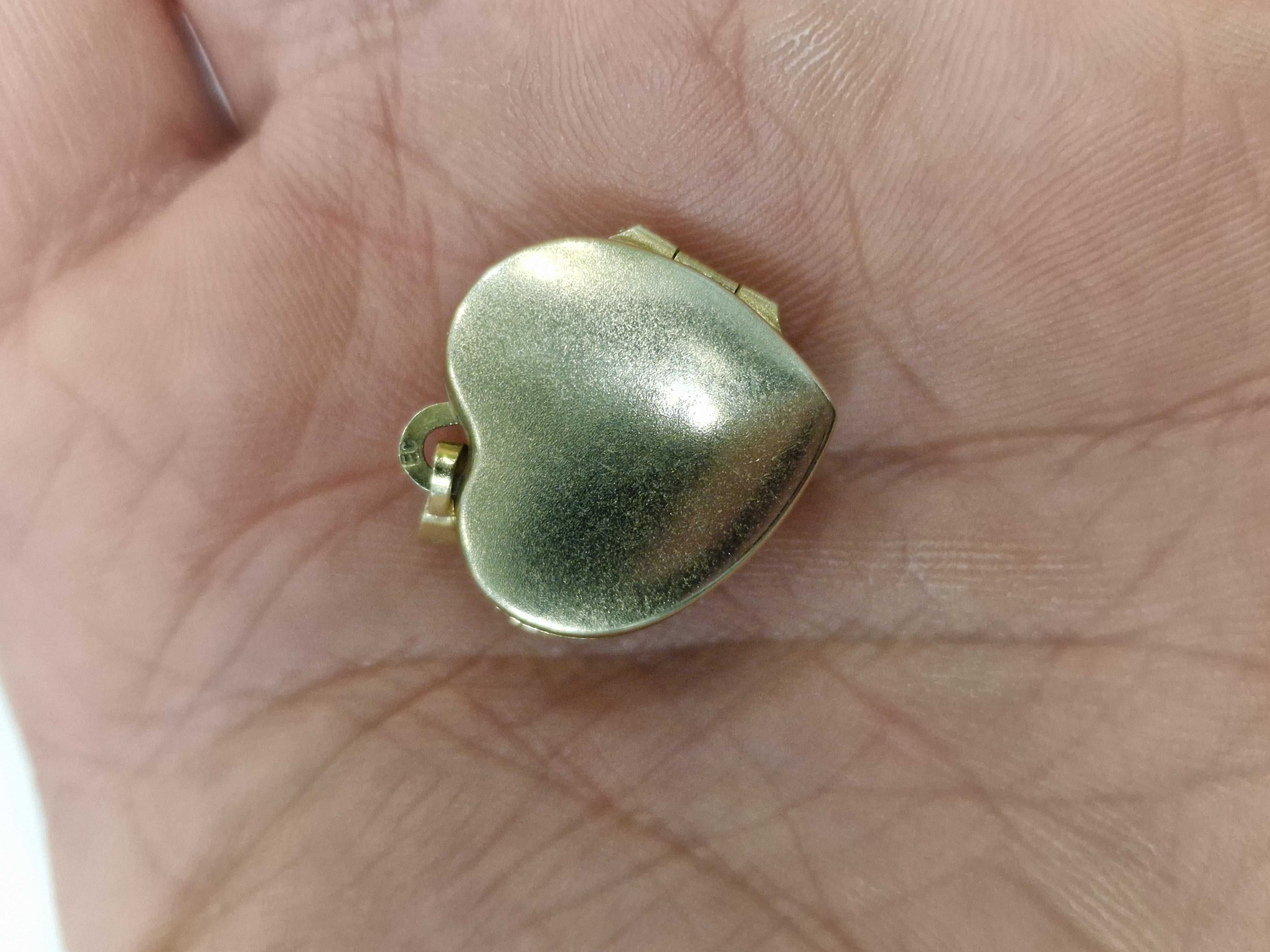Złoty wisiorek damski/ Sekretnik/ 2.89 gram/ Aniołek/ XX wiek/ 585