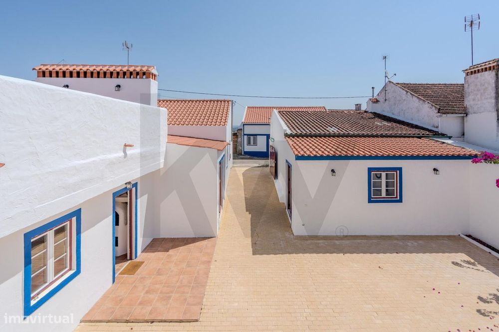 Moradia Renovada T7 com 486 m2, Terraços com Vista Castelo de Belver e