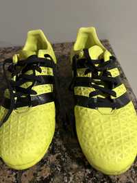 Chuteira Adidas T36