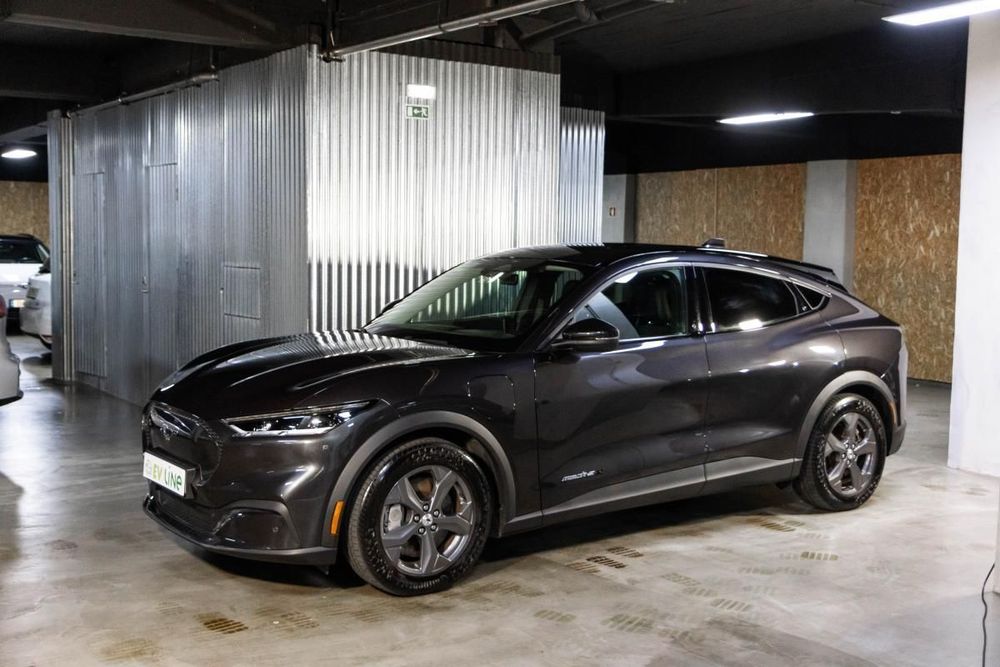 Ford Mustang Mach-E Alargada