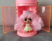 Laleczka L.O.L. Surprise Tuba z różowymi kręconymi włosami