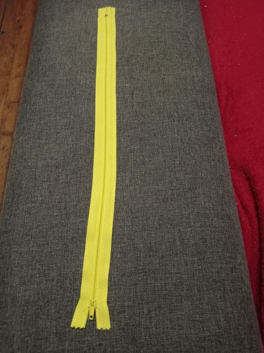 Zamki błyskawiczne 40cm żółte 150 szt.