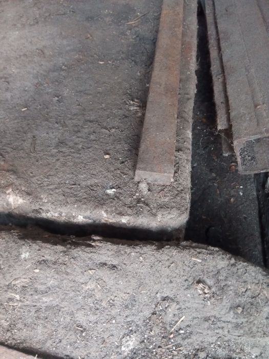 полоса металева цільно металева