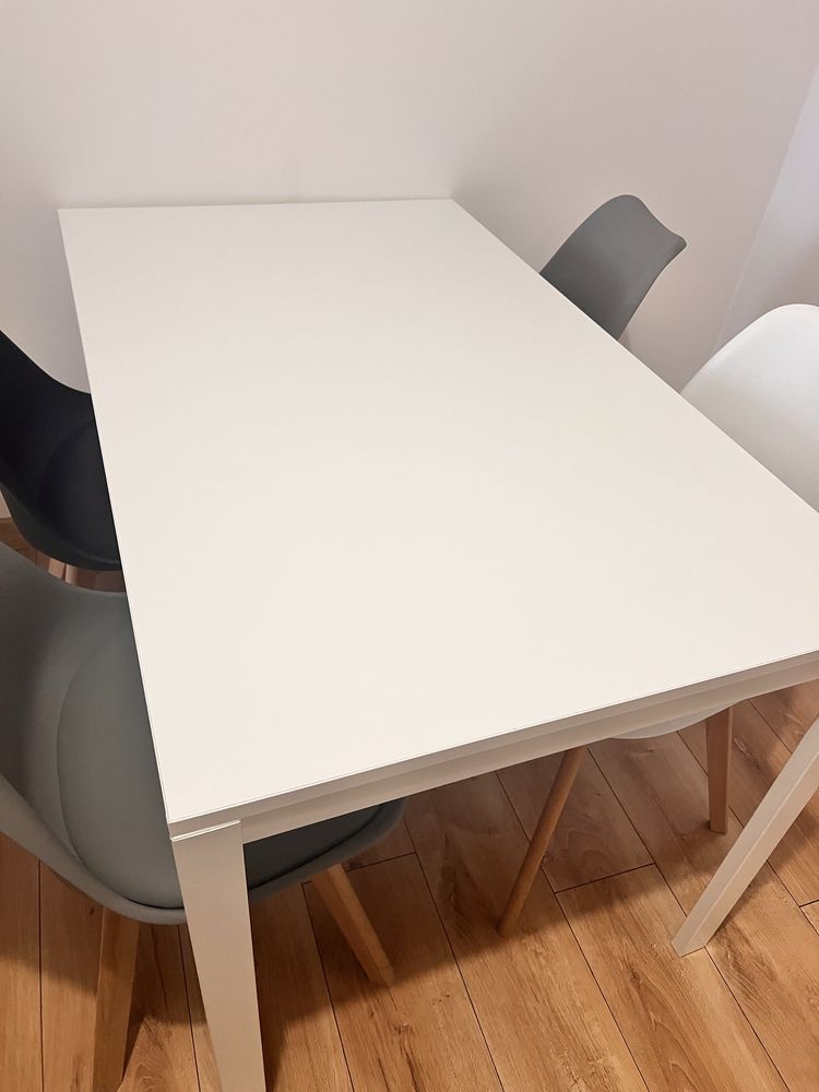 Stół Melltorp ikea bialy 125/75 z krzesłami