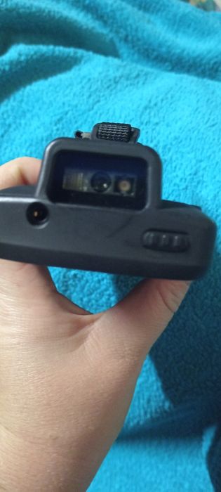 Термінал збору даних Urovo DT40 зі сканером штрих-кодів.